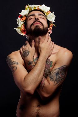 ohthentic:jeanmilla:Flowers in head  Oh