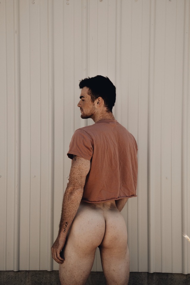 joeyblackout:Joey Blackout. I’m what happens when the lights