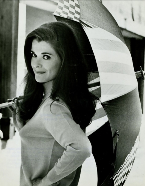 slothgirl6:  aiiaiiiyo:  Jessica Walter (Lucille Bluth from Arrested