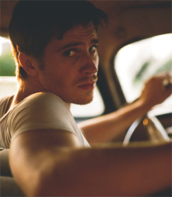 rhiordan:  myownprivatewonderland:  #Garrett Hedlund  Garrett