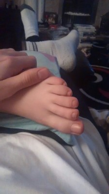 ashfeet:  Missing having Ash’s feet on me right now -Adam