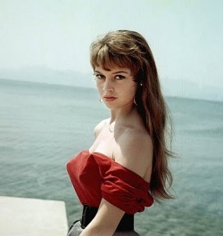 brunette brigitte bardot All VintageBooty followers get 11% off