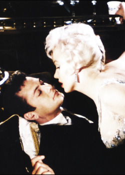 ourmarilynmonroe:  Marilyn Monroe and Tony Curtis in Some Like