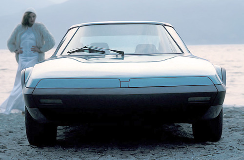 carsthatnevermadeit:  carsthatnevermadeit:  Bertone NSU Trapeze, 1973. A mid-engined concept with four seats in a trapezoidal configuration and a rotary engine   In case you missed it, a rotary concept from 1973 by Bertone