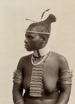 allakinwande:Photographer unknown. Zulu and Swahili women in