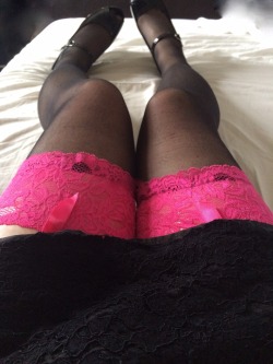 plikespanties:  Hot Pink Under Black Lace  This is one of my