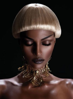 she-loves-fashion:    Yasmin Warsame by Mike Ruiz  