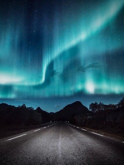 utwo:  Lofoten Aurora Road© J. Kivelä