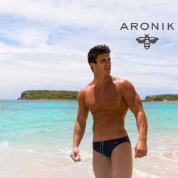 aronikswim:  Happy Sun-day!☀️www.aronikswim.com Photo by