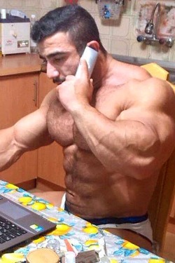 i-want-that-man:Jesus!!! Fuck me on that table top!I WANT THAT