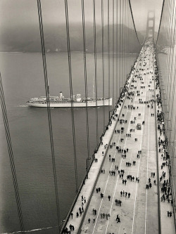 beerburritowhiskey:  20th-century-man:  The Golden Gate Bridge,