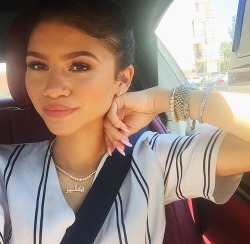 zendayac-news:  @zendaya: 🏆