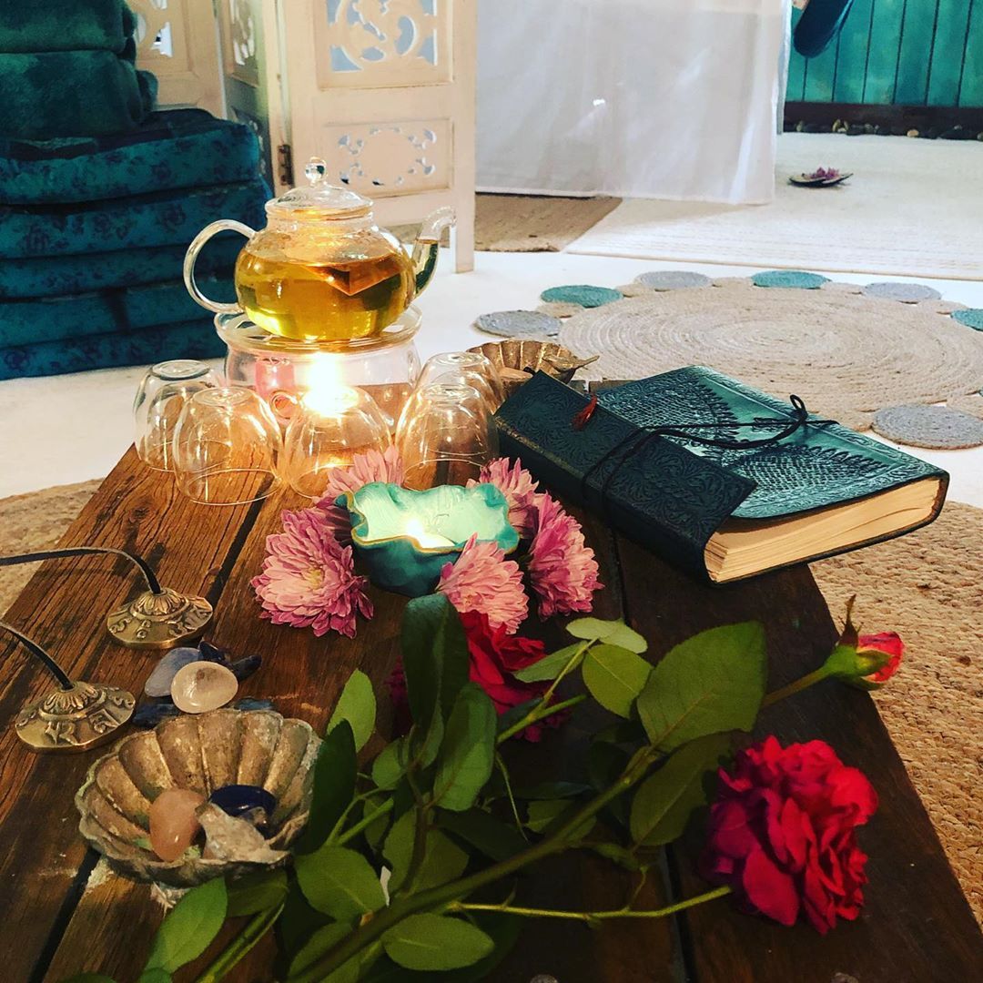 <p>All set  up for this evening’s Journey of Discovery class.<br/>
#youareamazing  #writealovelettertoyourself <br/>
#bethankful  <br/>
#journaling  #meditation <br/>
<a href="https://www.instagram.com/p/B9BS-tJHjzR/?igshid=11rm4u2y40z8n" target="_blank">https://www.instagram.com/p/B9BS-tJHjzR/?igshid=11rm4u2y40z8n</a></p>
