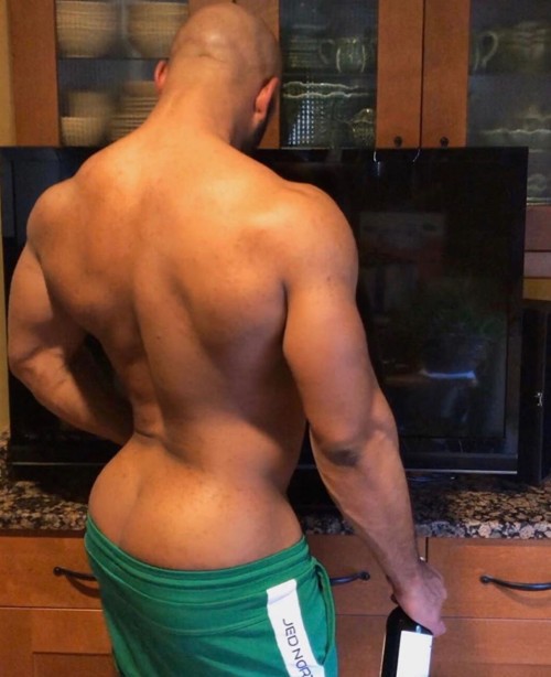 GUUULP AND YYUMMMY