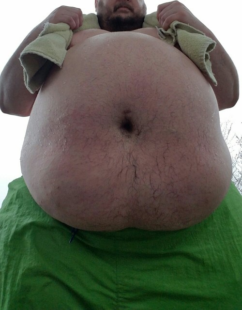 zionchubby14:  enigmachub:Happy Monday! And what a Monday it is.  I would totally juh his cuzzi anytime