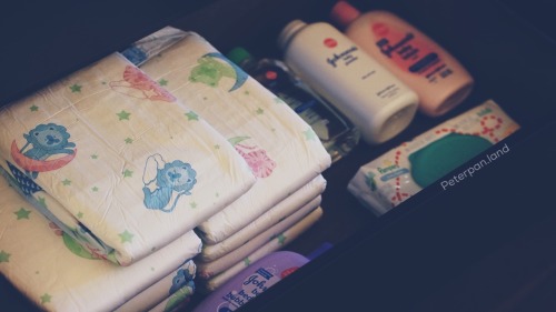 peterpan-land: PeterPan-landâ€™s Neverland Christmas Giveaway!!!! As a big thank you for all the love and support, I want to do something special for my followers!  How you win: You have to be following my blog, Peterpan-land.tumblr.com Reblog this Post