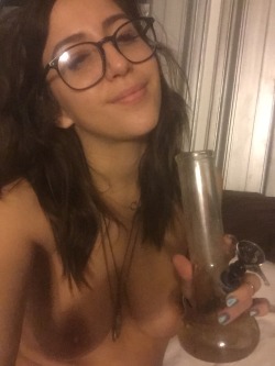 NSFW: that face you make when you&rsquo;re reunited with your bong ☺️