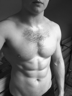 muscular n hung