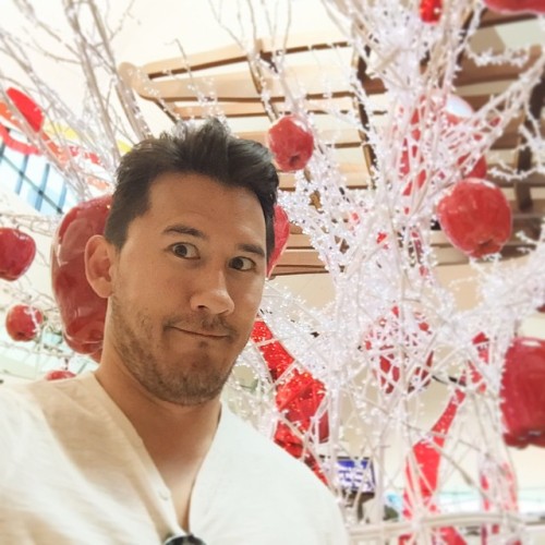 I should get a selfie stick. But at least it’s pretty here (thanks to me of course!) …agree or be harmed with love! @beautifuldestinations