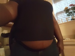 missporker:  Literally hanging out in a 3XL top