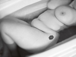 slutmau5:I need a bigger bathtub.