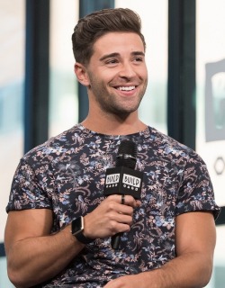 vjbrendan:    Jake Miller Promoting his Overnight Tour in New