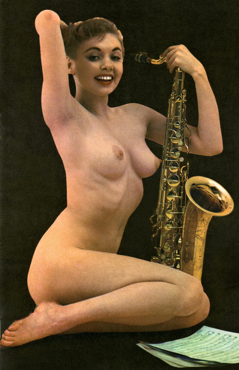 breastshapes:  Evangeline Johns is an american pin-up from the 1950s.