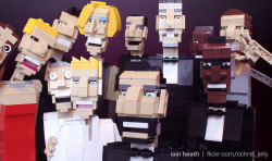 tastefullyoffensive:  LEGO-fied version of Ellen’s famous Oscar