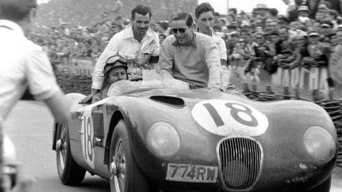 frenchcurious:Duncan Hamilton au volant (Jaguar C-type #XKC 051)