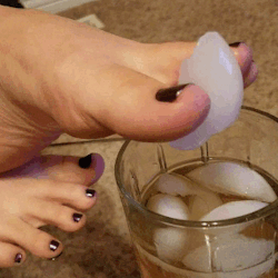 terras-toes:  Refreshing my drink with her lovely toes! 