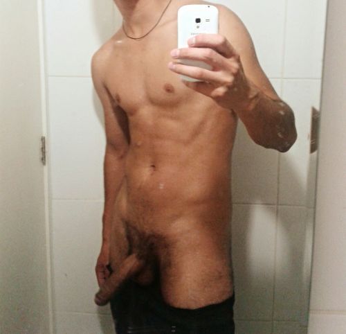 Que esta rico este….  Mmm se llama sergio y tiene 22 años esta como pa… 