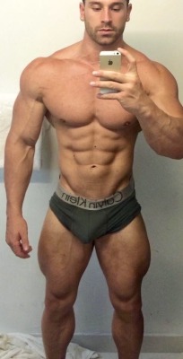 hairymacho:  http://hairymacho.tumblr.com