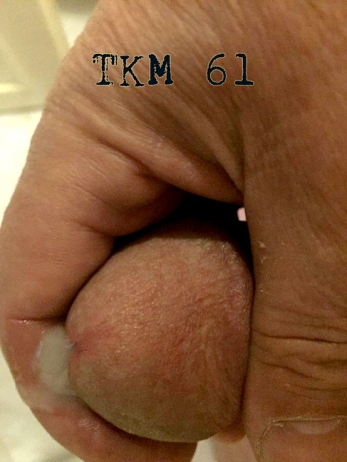 tkm61:Sexy and hot suit and tie Daddy Ali56 years old daddy from IstanbulEnjoyPS :  he did a cum tribute for me