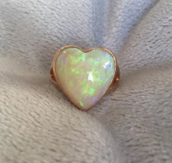 allaboutrings:Vintage 14k Gold Opal Heart Ring