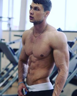 adonizm.com