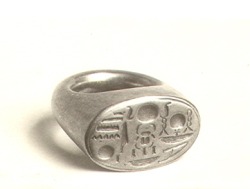 met-egyptian-art:  Signet Ring with Tutankhamun’s Throne Name