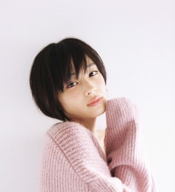 dizzydennis:  Hirose Suzu gave herself a very short haircut!