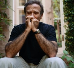 kathyslamen:  Unknown photo of Robin Williams.  Sweet man, may