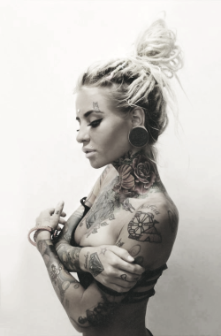 Tattooed, pierced and beautiful ladies.