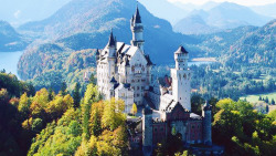 charlotteshat:  german castles.   …..hogwarts?