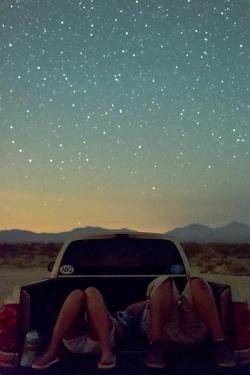Sleeping Under The Stars Is Awesomee! | via Tumblr en We Heart