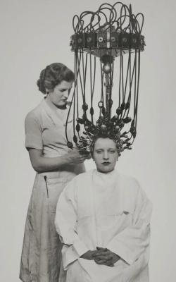 historium: Curl and Dry, 1935