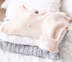 daretobefashionable:  knit sweaters 