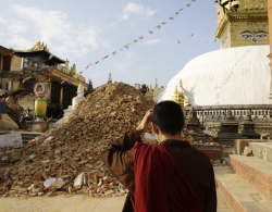 mitarbeiter:  Nach dem Erdbeben versucht Nepals Regierung Nothilfe