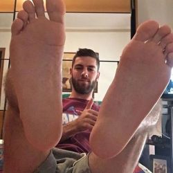 fuckyeahmalefeet:  ≡