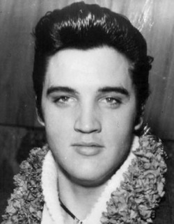 elvis-is-theking:  Elvis Presley in Hawaii, 1957 