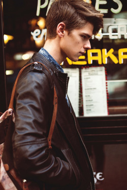 strangeforeignbeauty:  Blu Equis | Photographed by Natalia Aguilera