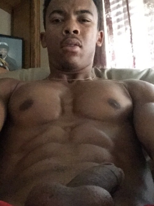 nudeselfshots-blackmen.tumblr.com/post/162539910921/