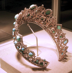 thestandrewknot:  The Marie Louise Diadem, by Marie-Étienne