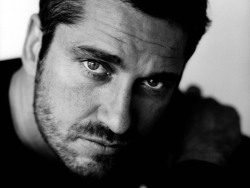 Maszületettbárány:  Gerard Butler (1969)